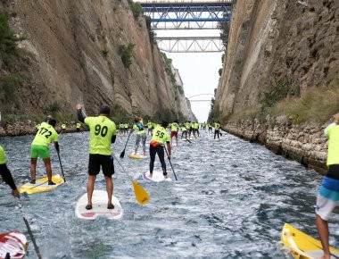 Συνεχίζονται οι προπονήσεις στην Διώρυγα της Κορίνθου με Κάνοε-Καγιάκ-SUP (φωτό)